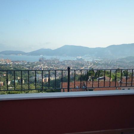 La Casa Con Vista Di Emma Apartment Vezzano Ligure Exterior photo